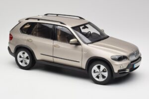 BMW X5 E70 4.8i Platinum Bronzo Metallizzato Kyosho 1:18 80430413413 Pressofusione — immagine 6 di 8