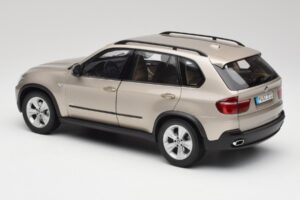 BMW X5 E70 4.8i Platinum Bronzo Metallizzato Kyosho 1:18 80430413413 Pressofusione — immagine 7 di 8