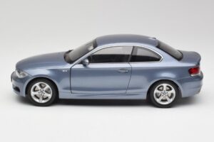 BMW 1 E82 Coupé Blu Kyosho 1:18 80430427065 Pressofusione — immagine 4 di 8