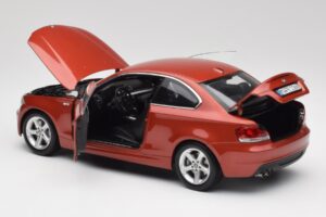BMW 1 E82 Coupé Arancione Kyosho 1:18 80430427064 Pressofusione — immagine 5 di 8