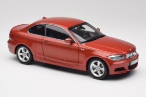 BMW 1 E82 Coupé Arancione Kyosho 1:18 80430427064 Pressofusione — immagine 6 di 8