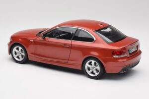 BMW 1 E82 Coupé Arancione Kyosho 1:18 80430427064 Pressofusione — immagine 7 di 8
