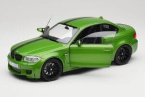 BMW Serie 1 E82 Coupe Taiga Green Metallic Minichamps 1:18 110020024 Pressofusione — immagine 2 di 8