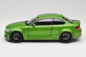 BMW Serie 1 E82 Coupe Taiga Green Metallic Minichamps 1:18 110020024 Pressofusione — immagine 4 di 8