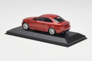 BMW 1M E82 Arancione Minichamps 1:43 413020023 Pressofusione — immagine 3 di 5