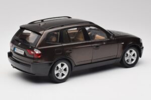 BMW X3 E83 3.0d Marrone Scuro Metallizzato Kyosho 1:18 80430300736 Pressofusione — immagine 3 di 8
