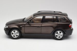 BMW X3 E83 3.0d Marrone Scuro Metallizzato Kyosho 1:18 80430300736 Pressofusione — immagine 4 di 8