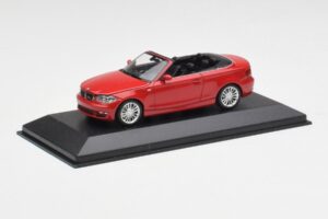 BMW Serie 1 E88 Cabriolet Rosso Cremisi Minichamps 1:43 431026230 Pressofusione — immagine 2 di 5