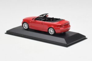 BMW Serie 1 E88 Cabriolet Rosso Cremisi Minichamps 1:43 431026230 Pressofusione — immagine 3 di 5