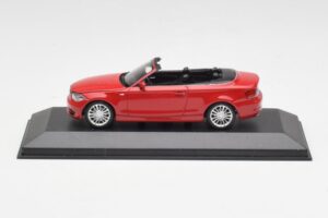 BMW Serie 1 E88 Cabriolet Rosso Cremisi Minichamps 1:43 431026230 Pressofusione