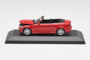 BMW Serie 1 E88 Cabriolet Rosso Cremisi Minichamps 1:43 431026230 Pressofusione — immagine 5 di 5