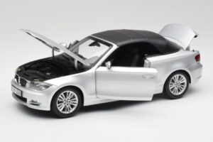 BMW 135i E88 Cabriolet Titan Argento Kyosho 1:18 80430427021 Pressofusione — immagine 2 di 8