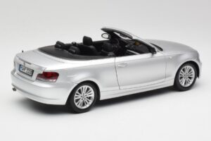 BMW 135i E88 Cabriolet Titan Argento Kyosho 1:18 80430427021 Pressofusione — immagine 3 di 8
