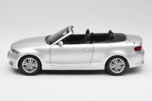 BMW 135i E88 Cabriolet Titan Argento Kyosho 1:18 80430427021 Pressofusione — immagine 4 di 8