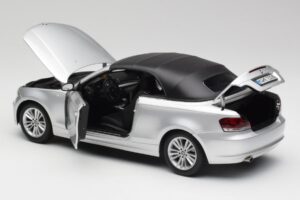 BMW 135i E88 Cabriolet Titan Argento Kyosho 1:18 80430427021 Pressofusione — immagine 5 di 8