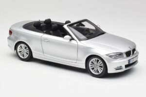BMW 135i E88 Cabriolet Titan Argento Kyosho 1:18 80430427021 Pressofusione — immagine 6 di 8