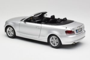 BMW 135i E88 Cabriolet Titan Argento Kyosho 1:18 80430427021 Pressofusione — immagine 7 di 8