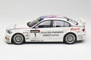 BMW E90 320si #1 A. Priaulx WTCC Champion 2006 Kyosho 1:18 80430429067 Pressofusione — immagine 4 di 8