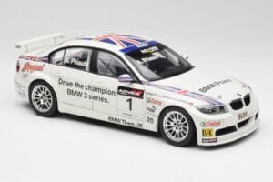 BMW E90 320si #1 A. Priaulx WTCC Champion 2006 Kyosho 1:18 80430429067 Pressofusione — immagine 6 di 8