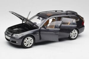 BMW 330i E91 Touring Grigio Scuro Kyosho 1:18 80430394360 Pressofusione — immagine 2 di 8