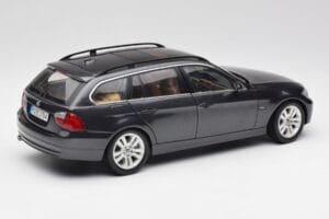BMW 330i E91 Touring Grigio Scuro Kyosho 1:18 80430394360 Pressofusione — immagine 3 di 8