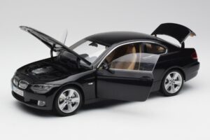 BMW 3 E92 Coupé Nero Kyosho 1:18 80430407222 Pressofusione — immagine 2 di 8