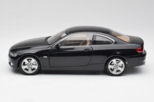 BMW 3 E92 Coupé Nero Kyosho 1:18 80430407222 Pressofusione — immagine 4 di 8