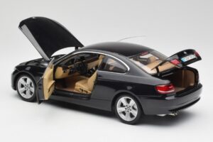 BMW 3 E92 Coupé Nero Kyosho 1:18 80430407222 Pressofusione — immagine 5 di 8