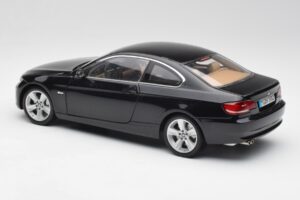BMW 3 E92 Coupé Nero Kyosho 1:18 80430407222 Pressofusione — immagine 7 di 8
