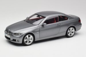 BMW 330i E92 Coupé Grigio Metallizzato Kyosho 1:18 80430407220 Pressofusione