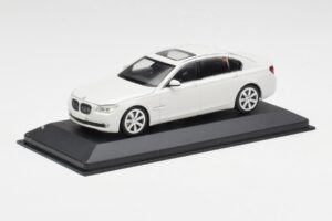 BMW 750Li F02 Bianco Minichamps 1:43 80420445201 Pressofusione — immagine 2 di 5