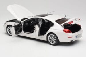 BMW 6 F06 Gran Coupe Mineral Bianco Paragon 1:18 80432218741 Pressofusione — immagine 5 di 8