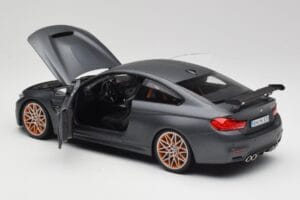 BMW M4 F82 GTS Frozen Grigio Minichamps 1:18 80432411555 Pressofusione — immagine 5 di 8