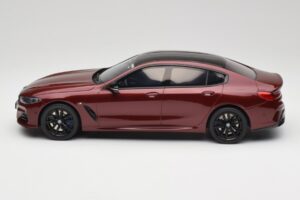BMW M850i G15 M Performance Melbourne Red Metallic GT Spirit 1:18 GT493 Resina — immagine 3 di 6