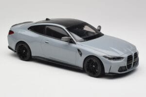 BMW M4 G82 Brooklyn Grigio Minichamps 1:18 155020124 Pressofusione — immagine 4 di 6