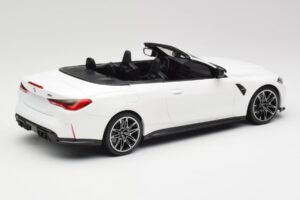 BMW M4 G82 Cabriolet Alpine White Minichamps 1:18 155021031 Pressofusione — immagine 2 di 6