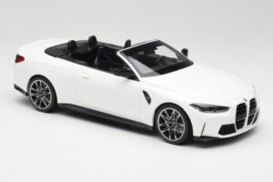 BMW M4 G82 Cabriolet Alpine White Minichamps 1:18 155021031 Pressofusione — immagine 4 di 6