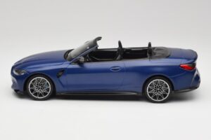 BMW M4 G82 Cabriolet Frozen Portimao Blue Minichamps 1:18 155021030 Pressofusione — immagine 3 di 6