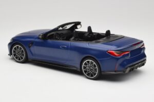 BMW M4 G82 Cabriolet Frozen Portimao Blue Minichamps 1:18 155021030 Pressofusione — immagine 5 di 6