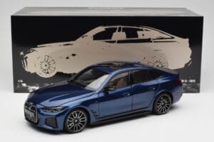 BMW i4 M50 G26 Portimao Blue Minichamps 1:18 110023012 Pressofusione — immagine 8 di 8