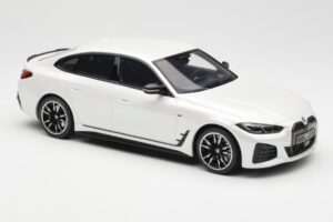 BMW i4 M50 G26 Mineral Bianco Metallizzato Otto 1:18 OT1074 Resina — immagine 4 di 6