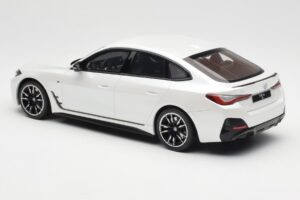 BMW i4 M50 G26 Mineral Bianco Metallizzato Otto 1:18 OT1074 Resina — immagine 5 di 6