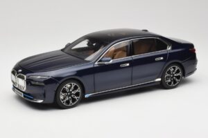 BMW i7 G70 Blue Metallic Minichamps 1:18 110023202 Pressofusione