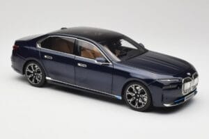 BMW i7 G70 Blue Metallic Minichamps 1:18 110023202 Pressofusione — immagine 6 di 8