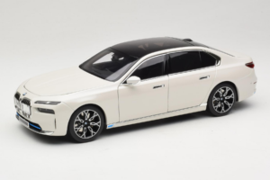 BMW i7 G70 White Metallic Minichamps 1:18 110023200 Pressofusione