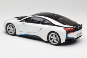 BMW i8 Crystal Bianco Paragon 1:18 80432336841 Pressofusione — immagine 7 di 8