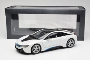 BMW i8 Crystal Bianco Paragon 1:18 80432336841 Pressofusione — immagine 8 di 8