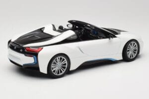 BMW i8 Roadster I15 Bianco Metallizzato Minichamps 1:18 155027031 Pressofusione — immagine 2 di 6