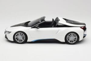 BMW i8 Roadster I15 Bianco Metallizzato Minichamps 1:18 155027031 Pressofusione — immagine 3 di 6