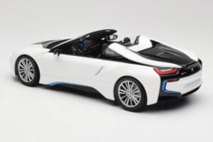 BMW i8 Roadster I15 Bianco Metallizzato Minichamps 1:18 155027031 Pressofusione — immagine 5 di 6